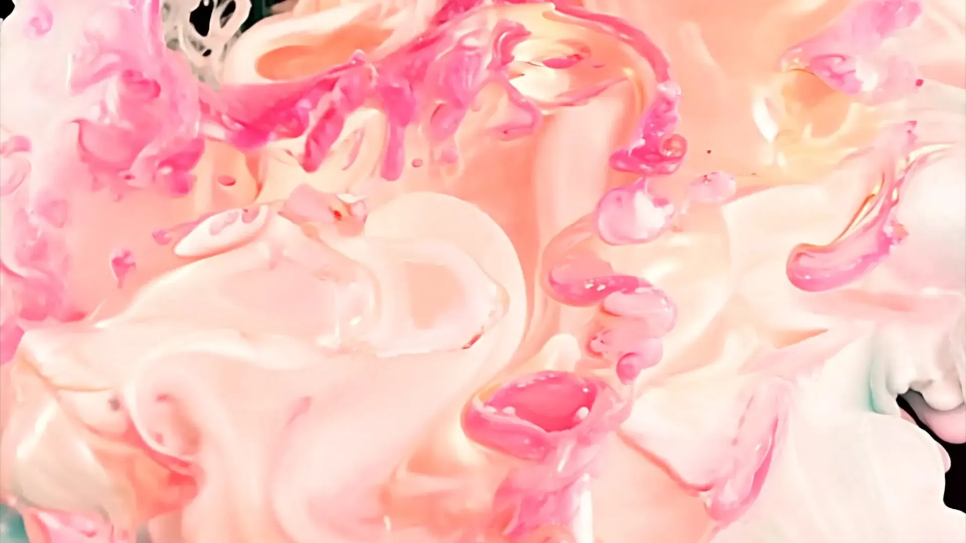 Dreamy Liquid Paint Transition for Fashion Promo Videos